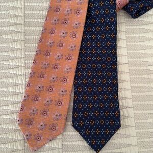 Like new Ermenegildo Zegna silk neck tie warm colors peach navy suit supply